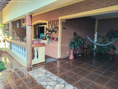 Casa para Venda, em Tatu�, bairro Dr. Laurindo, 4 dormit�rios, 3 banheiros, 2 su�tes